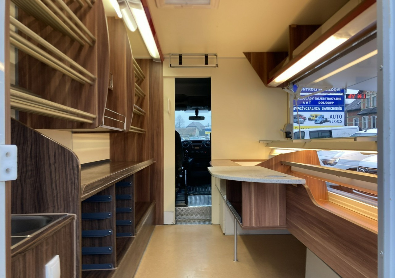 Renault Master Autosklep sklep Bar Gastronomiczny Food Truck Foodtruck Borco 2017 - Vending truck: picture 3 Renault Master Autosklep sklep Bar Gastronomiczny Food Truck Foodtruck Borco 2017 - Vending truck: picture 3