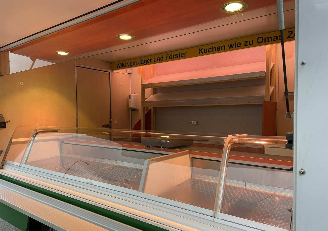 Renault Master Autosklep wędlin Gastronomiczny Food Truck Foodtruck Sklep Borco 200 - Vending truck: picture 4 Renault Master Autosklep wędlin Gastronomiczny Food Truck Foodtruck Sklep Borco 200 - Vending truck: picture 4