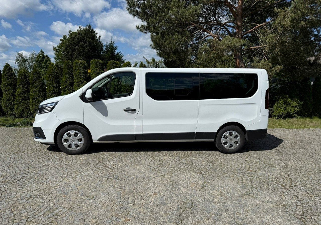 Renault Trafic III 2.0dci 110KM L2H1 LONG 9-osobowy 2xKlima Navi Kamera 2022 - Car: picture 2 Renault Trafic III 2.0dci 110KM L2H1 LONG 9-osobowy 2xKlima Navi Kamera 2022 - Car: picture 2