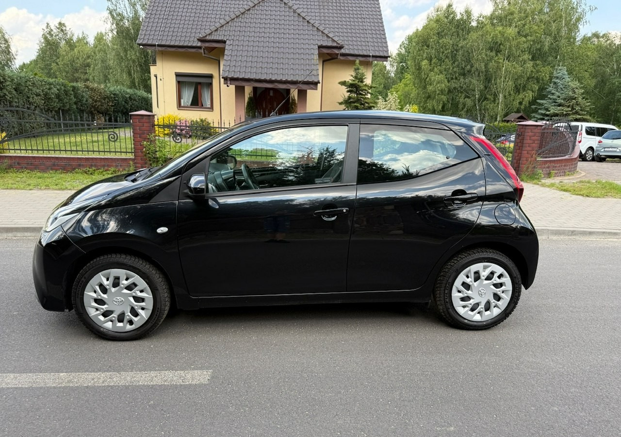 Toyota Aygo II Toyota Aygo 1.0-16V Klima Salon PL 24651km Model 2021 - Hatchback: picture 2 Toyota Aygo II Toyota Aygo 1.0-16V Klima Salon PL 24651km Model 2021 - Hatchback: picture 2