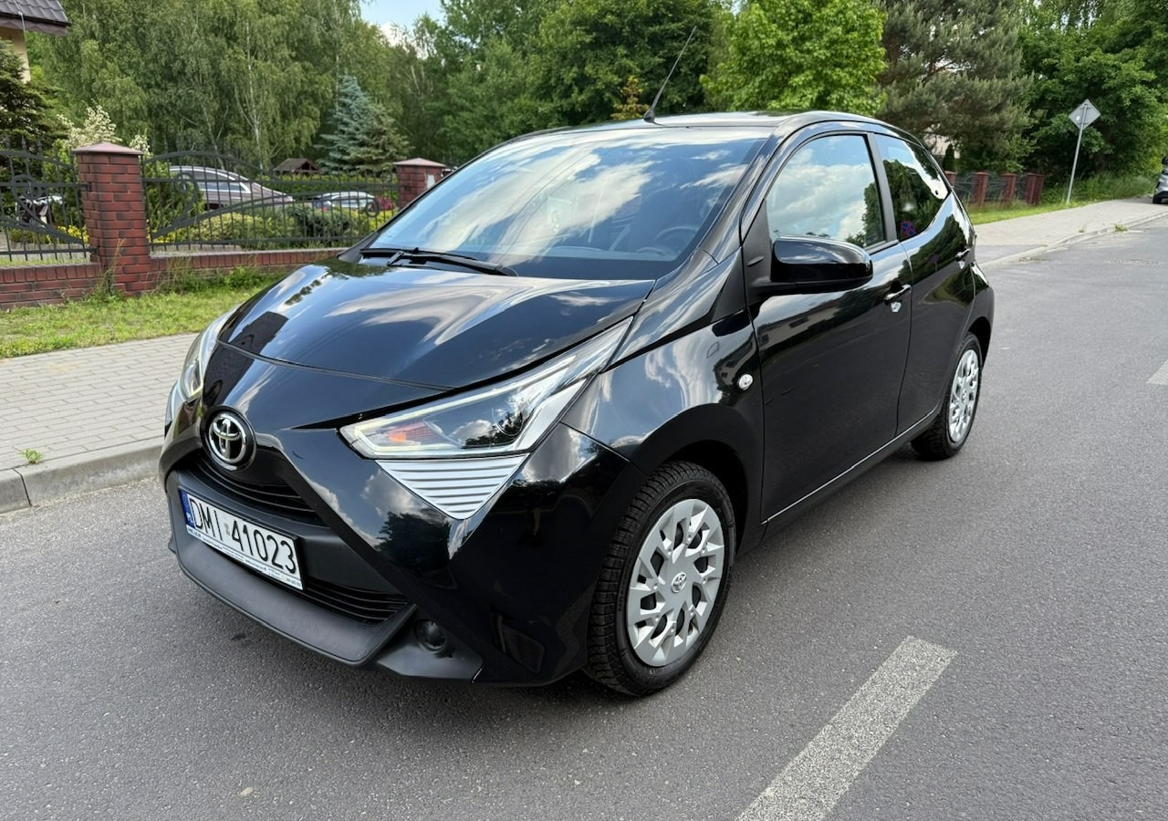 Toyota Aygo II Toyota Aygo 1.0-16V Klima Salon PL 24651km Model 2021 - Hatchback: picture 1 Toyota Aygo II Toyota Aygo 1.0-16V Klima Salon PL 24651km Model 2021 - Hatchback: picture 1