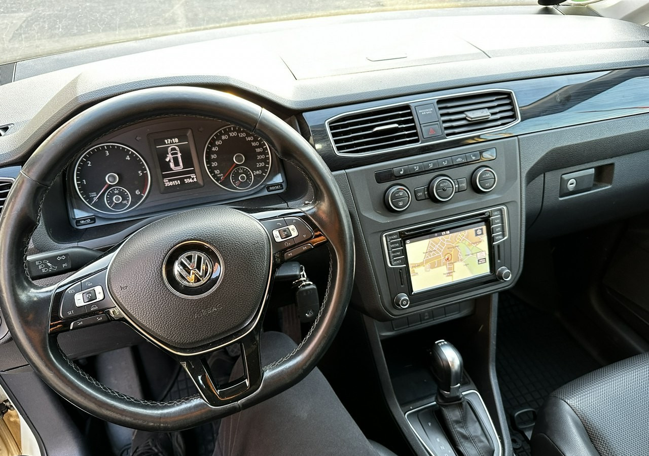 Volkswagen Caddy III Caddy 2.0 TDI do przewozu Niepełnosprawnych Inwalida Rampa 2020 Pefr - Car: picture 4 Volkswagen Caddy III Caddy 2.0 TDI do przewozu Niepełnosprawnych Inwalida Rampa 2020 Pefr - Car: picture 4