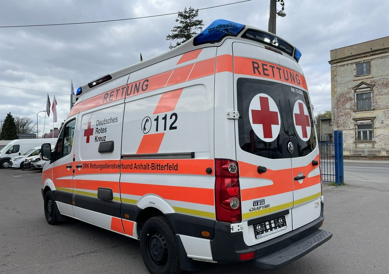 Volkswagen Crafter Crafter 2.0-163KM Karetka Ambulans Wyposażony Model 2016 - Ambulance: picture 5 Volkswagen Crafter Crafter 2.0-163KM Karetka Ambulans Wyposażony Model 2016 - Ambulance: picture 5