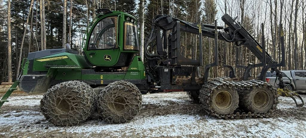 John Deere 1010G - Forwarder: picture 1 John Deere 1010G - Forwarder: picture 1