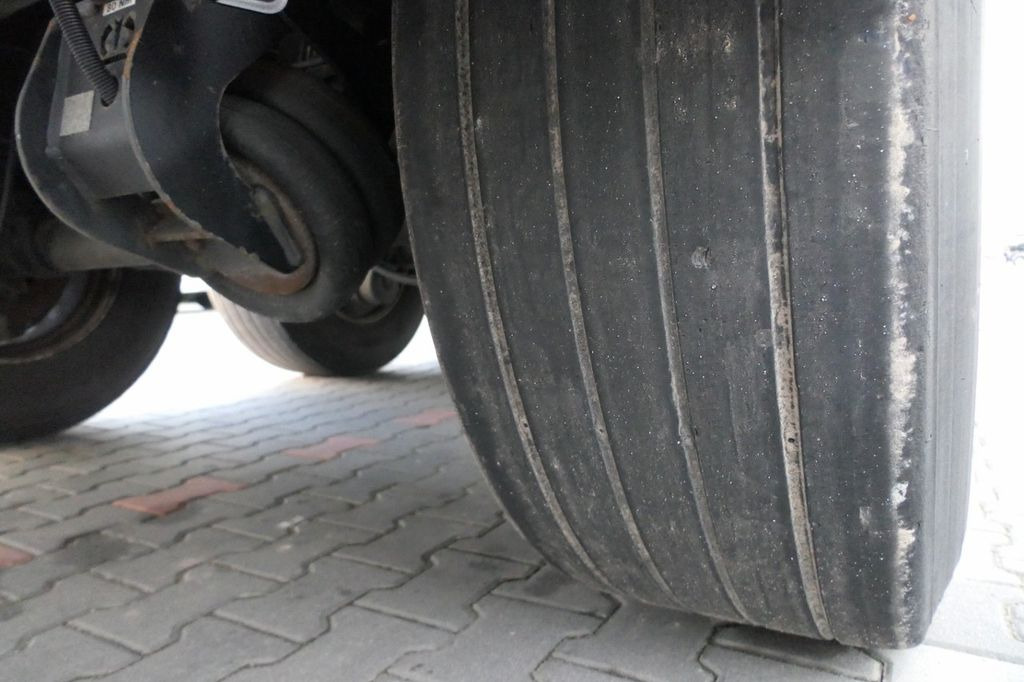 Refrigerator semi-trailer Krone CHŁODNIA / 2017 ROK / CARRIER VECTOR 1550: picture 10 Refrigerator semi-trailer Krone CHŁODNIA / 2017 ROK / CARRIER VECTOR 1550: picture 10