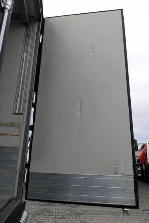 Refrigerator semi-trailer Krone CHŁODNIA / 2017 ROK / CARRIER VECTOR 1550: picture 16 Refrigerator semi-trailer Krone CHŁODNIA / 2017 ROK / CARRIER VECTOR 1550: picture 16