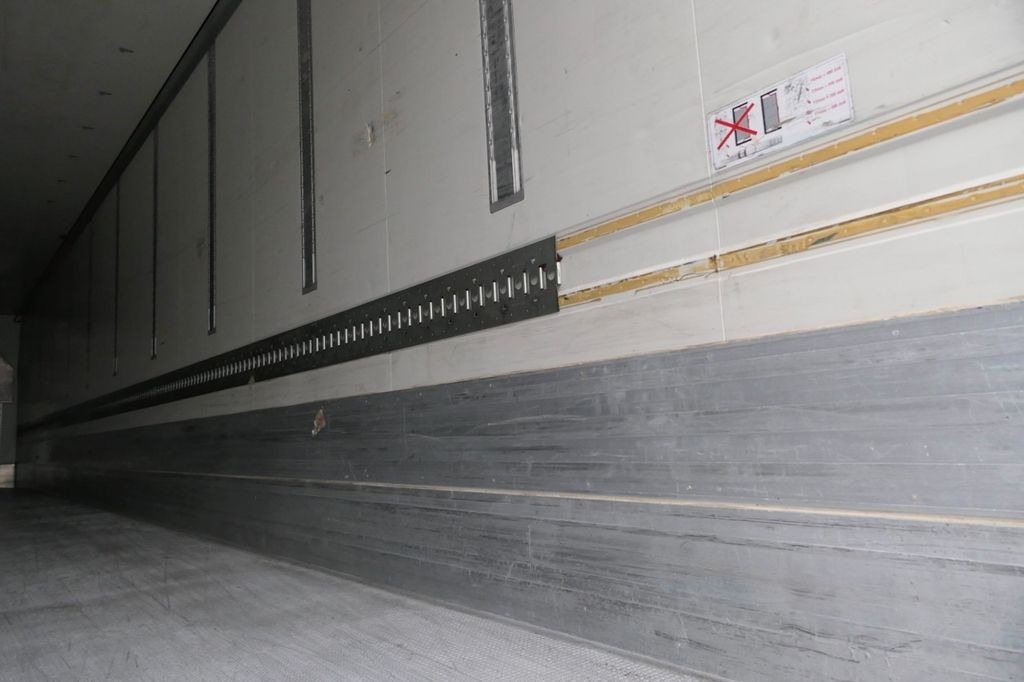 Refrigerator semi-trailer Krone CHŁODNIA / 2017 ROK / CARRIER VECTOR 1550: picture 14 Refrigerator semi-trailer Krone CHŁODNIA / 2017 ROK / CARRIER VECTOR 1550: picture 14