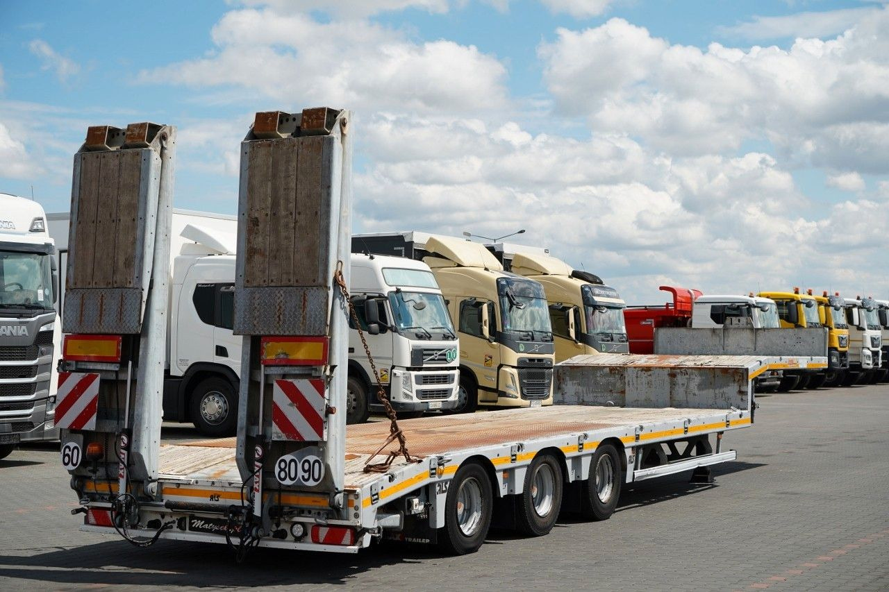 MAX TRAILLER NACZEPA LAWETA / NISKOPODWOZIOWA / 12, - Low loader semi-trailer: picture 5 MAX TRAILLER NACZEPA LAWETA / NISKOPODWOZIOWA / 12, - Low loader semi-trailer: picture 5