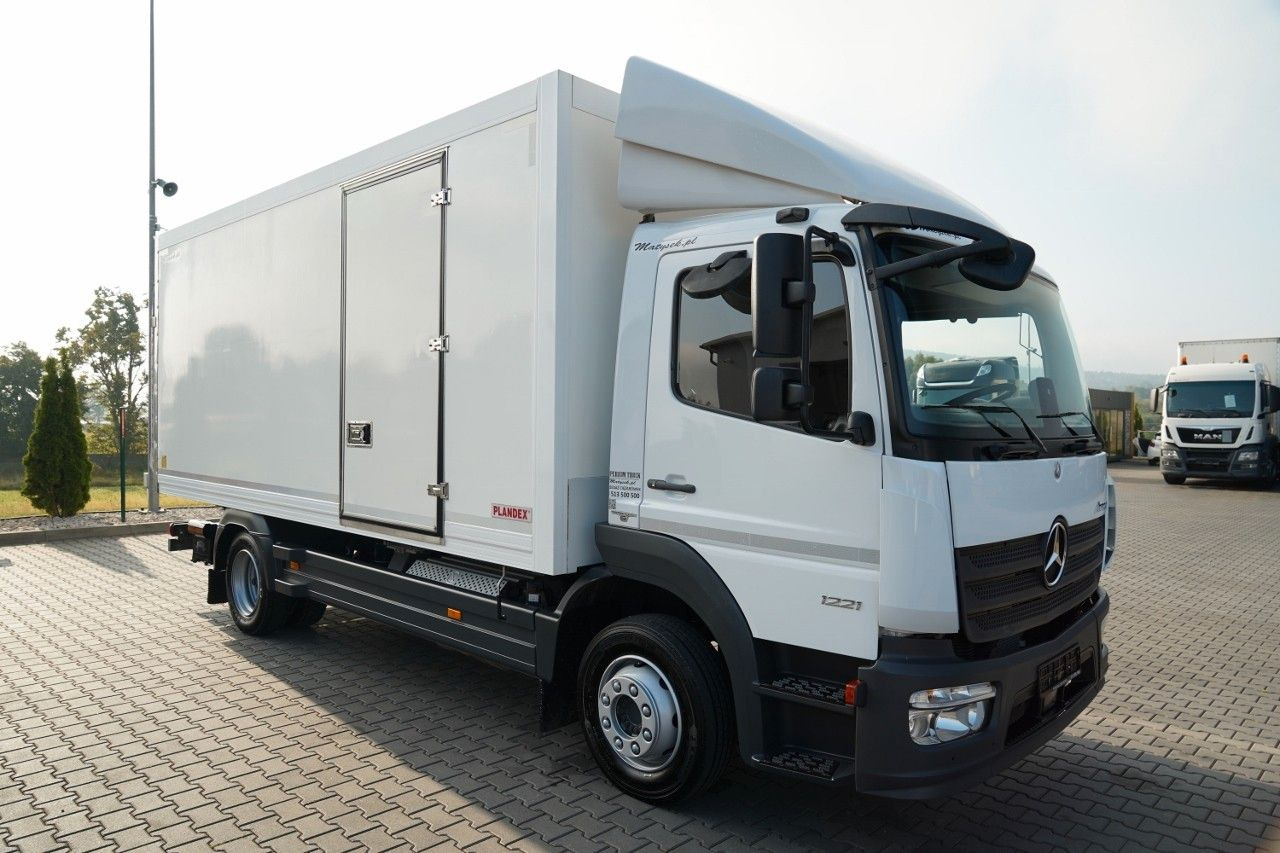 Mercedes-Benz ATEGO / 1221 / KONTENER 5.6 M / 4x2 / WINDA D H - Refrigerated delivery van: picture 2 Mercedes-Benz ATEGO / 1221 / KONTENER 5.6 M / 4x2 / WINDA D H - Refrigerated delivery van: picture 2