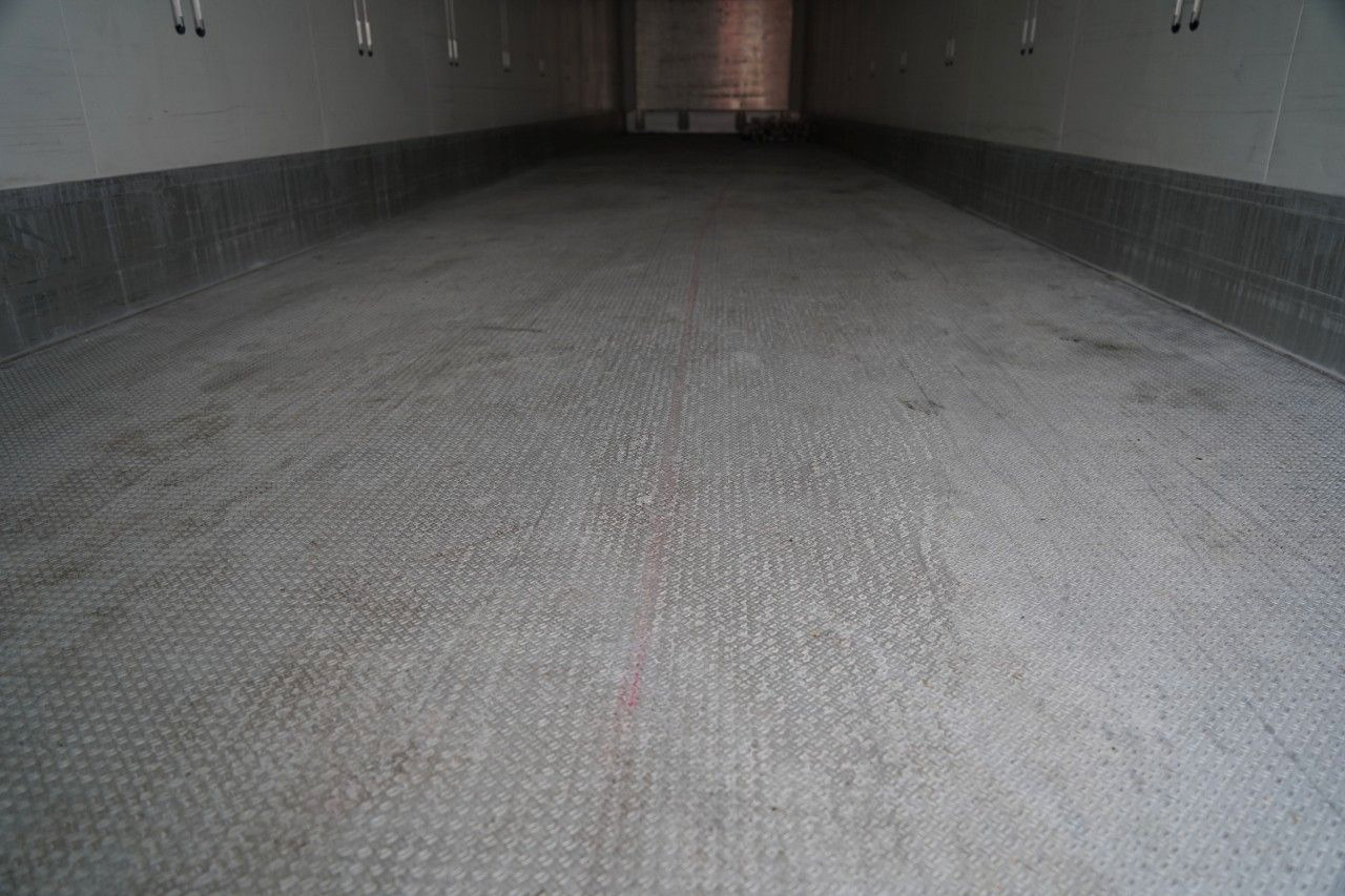 Refrigerator semi-trailer Schmitz Cargobull REFRIGERATED / NEW THERMO KING UNIT / SLX 300 /: picture 19