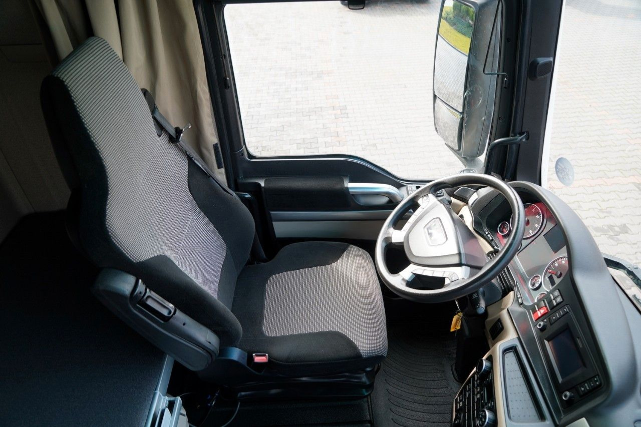 MAN TGX 18.460 / XXL / RETARDER / NAVI RIO leasing MAN TGX 18.460 / XXL / RETARDER / NAVI RIO: picture 25
