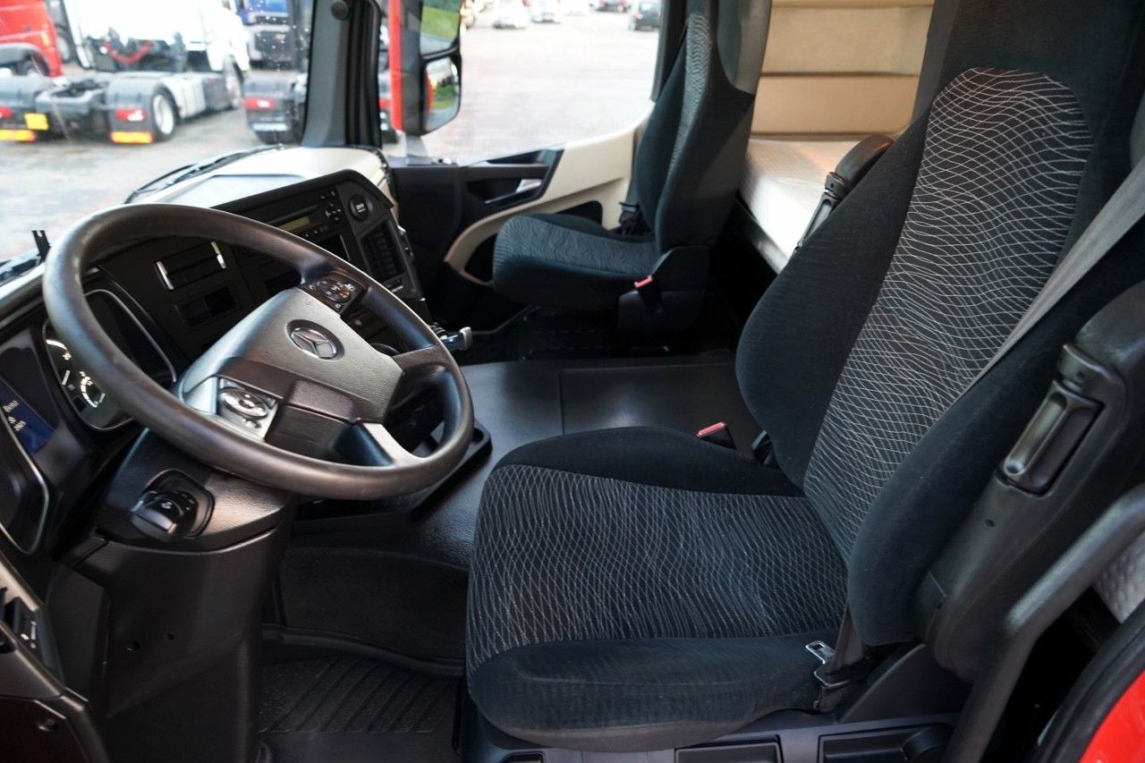 Tractor unit Mercedes-Benz ACTROS 1845 / STREAM SPACE: picture 23