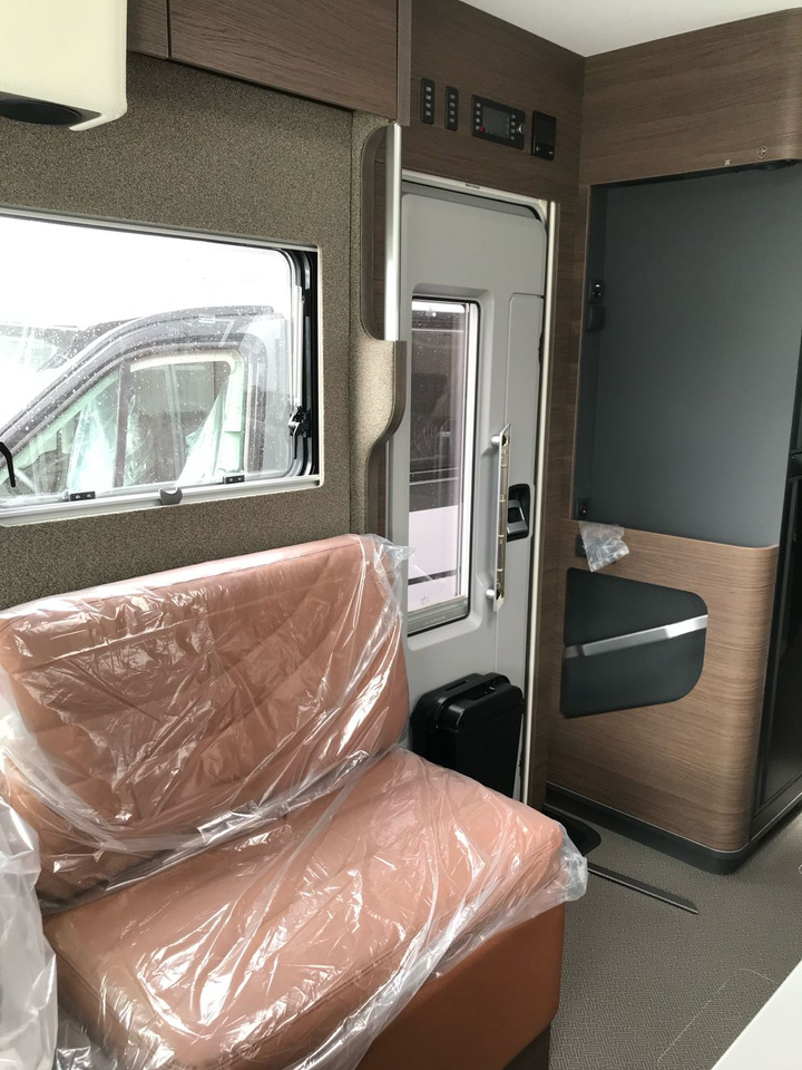 ADRIA Super Sonic 890 LC - Integrated motorhome: picture 4 ADRIA Super Sonic 890 LC - Integrated motorhome: picture 4
