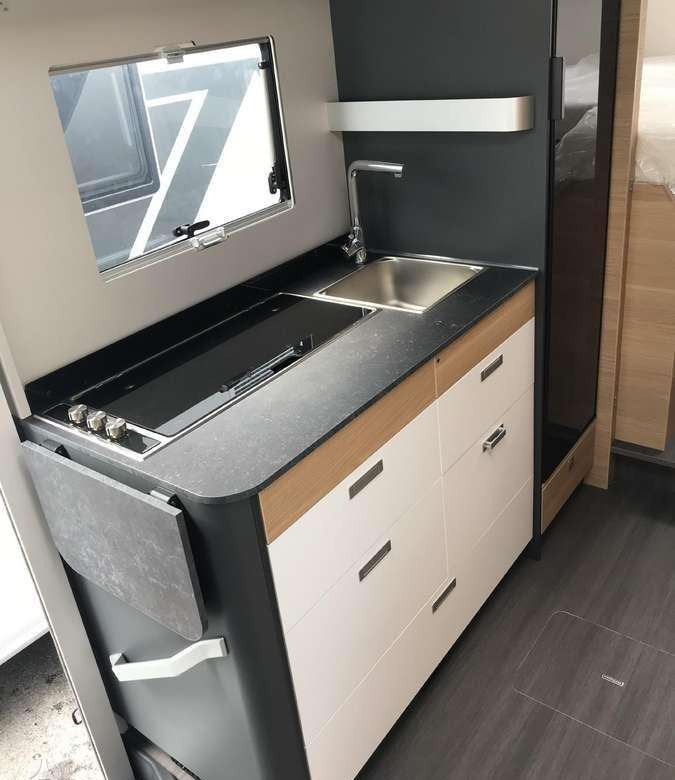 Adria Sonic 600SL - Integrated motorhome: picture 4 Adria Sonic 600SL - Integrated motorhome: picture 4