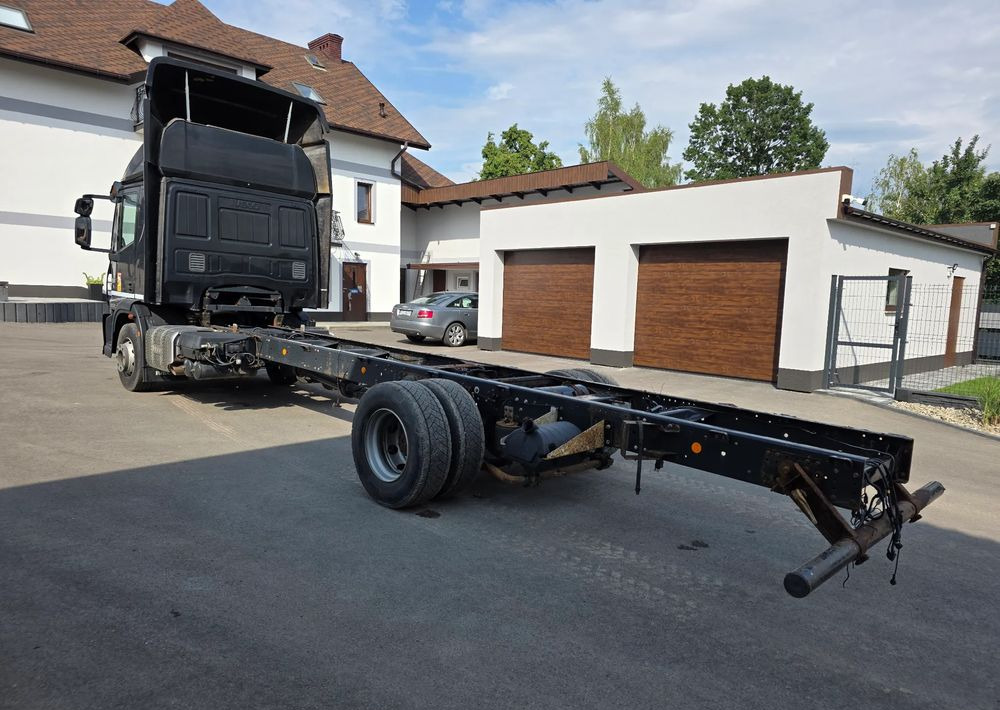 Iveco EUROCARGO 160E28 RAMA DO ZABUDOWY/ LAWETA / MANUAL / - Cab chassis truck: picture 4 Iveco EUROCARGO 160E28 RAMA DO ZABUDOWY/ LAWETA / MANUAL / - Cab chassis truck: picture 4