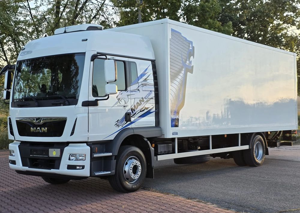 MAN TGM 15.290 / TGL / KONTENER / IZOTERMA / WINDA / KLIMA POSTOJOWA / 2019R / EURO 6 / PEŁEN SERWIS /  8200KG ŁADOWNOŚĆ  / SPROWADZONY / ZADBANY / JAK NOWY /  KSIĄŻKA SERWISOWA / E6 / 18 PALET - Box truck: picture 1 MAN TGM 15.290 / TGL / KONTENER / IZOTERMA / WINDA / KLIMA POSTOJOWA / 2019R / EURO 6 / PEŁEN SERWIS /  8200KG ŁADOWNOŚĆ  / SPROWADZONY / ZADBANY / JAK NOWY /  KSIĄŻKA SERWISOWA / E6 / 18 PALET - Box truck: picture 1