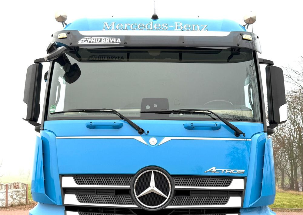 Mercedes-Benz ACTROS 1833 / FIRANKA/ WINDA / NOWY TACHOGRAF G2V2 / NOWE OPONY / 19PALET / 8TON ŁADOWNOŚCI / AUTOMAT / DUŻY SILNIK / SYPIALKA / SERWISOWANY / 2018 / JAK NOWY / - Curtainsider truck: picture 4 Mercedes-Benz ACTROS 1833 / FIRANKA/ WINDA / NOWY TACHOGRAF G2V2 / NOWE OPONY / 19PALET / 8TON ŁADOWNOŚCI / AUTOMAT / DUŻY SILNIK / SYPIALKA / SERWISOWANY / 2018 / JAK NOWY / - Curtainsider truck: picture 4