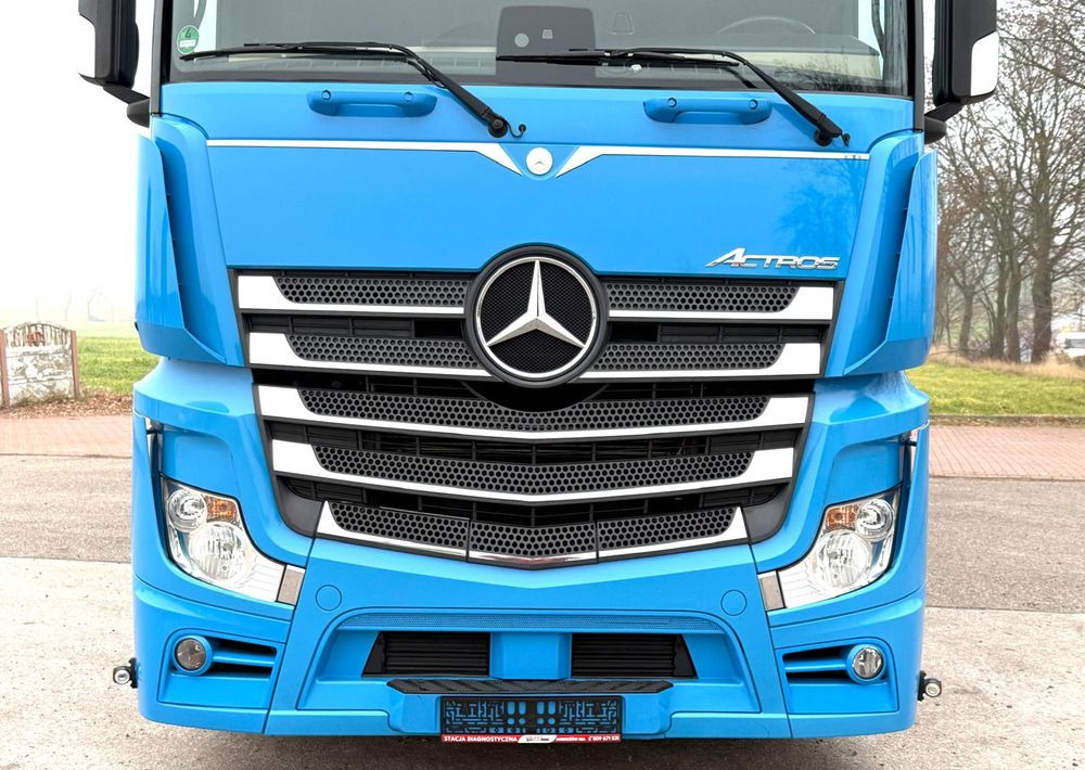 Mercedes-Benz ACTROS 1833 / FIRANKA/ WINDA / NOWY TACHOGRAF G2V2 / NOWE OPONY / 19PALET / 8TON ŁADOWNOŚCI / AUTOMAT / DUŻY SILNIK / SYPIALKA / SERWISOWANY / 2018 / JAK NOWY / - Curtainsider truck: picture 5 Mercedes-Benz ACTROS 1833 / FIRANKA/ WINDA / NOWY TACHOGRAF G2V2 / NOWE OPONY / 19PALET / 8TON ŁADOWNOŚCI / AUTOMAT / DUŻY SILNIK / SYPIALKA / SERWISOWANY / 2018 / JAK NOWY / - Curtainsider truck: picture 5