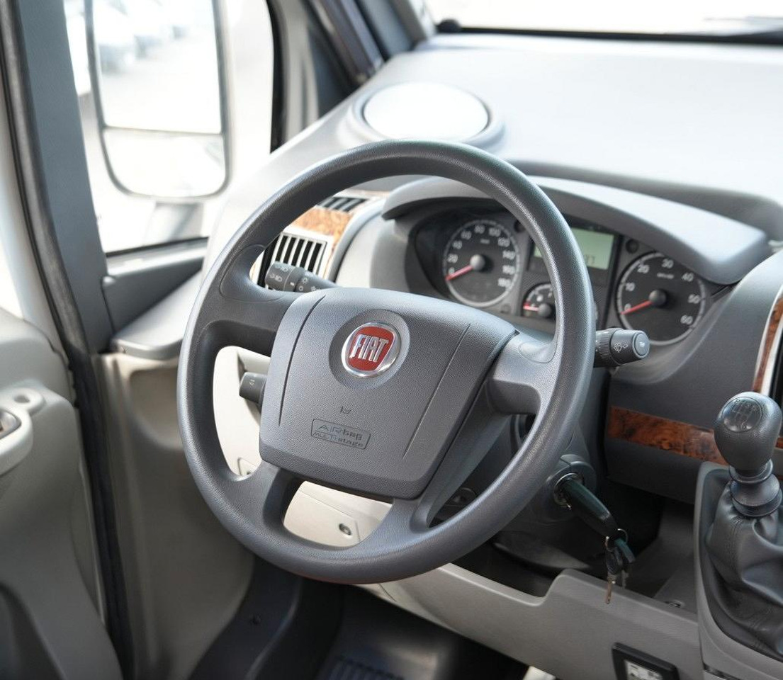 Interior photo 2:  Laika rexosline 620 leasing Laika rexosline 620