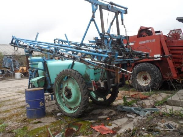 Berthoud Alba 2200 - Trailed sprayer: picture 3 Berthoud Alba 2200 - Trailed sprayer: picture 3