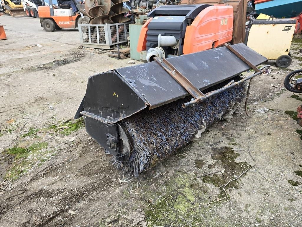 Bobcat Bobcat - Broom for Construction machinery: picture 1 Bobcat Bobcat - Broom for Construction machinery: picture 1