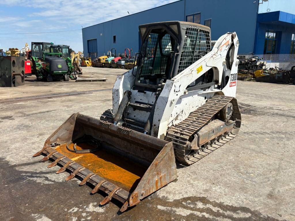 Bobcat T 300 - Skid steer loader: picture 1 Bobcat T 300 - Skid steer loader: picture 1