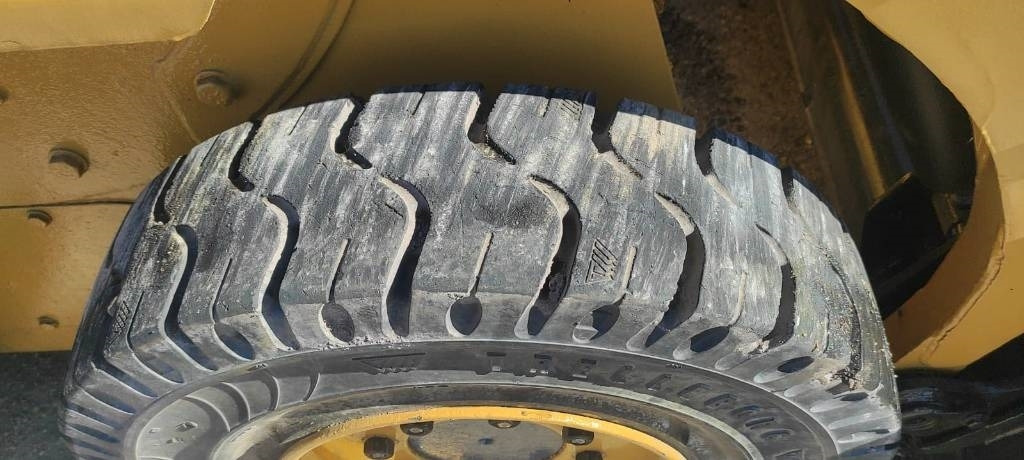 CAT 216 leasing CAT 216: picture 7 CAT 216 leasing CAT 216: picture 7