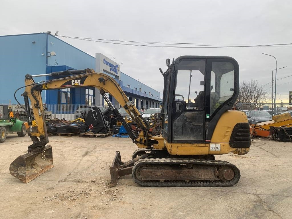 CAT 302.5 - Mini excavator: picture 2 CAT 302.5 - Mini excavator: picture 2