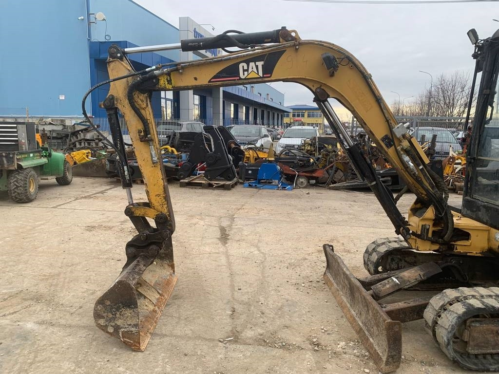 CAT 302.5 - Mini excavator: picture 4 CAT 302.5 - Mini excavator: picture 4