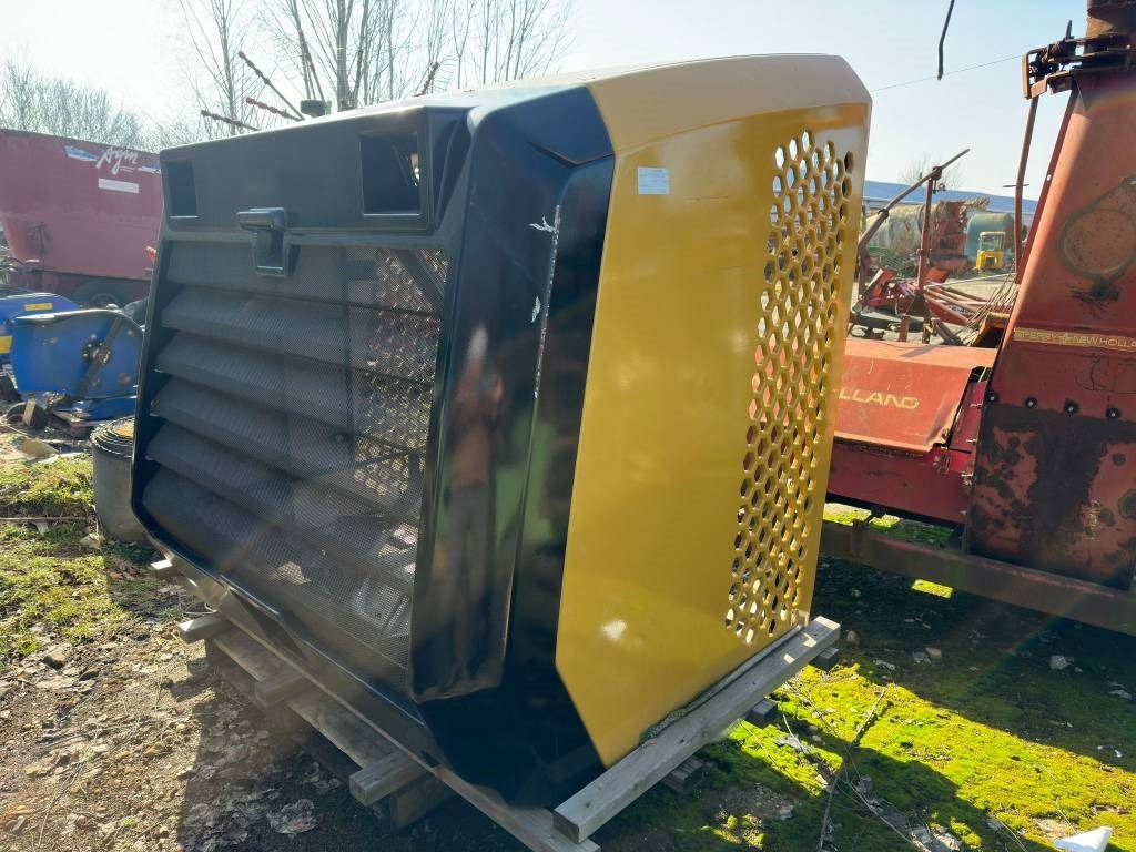 CAT 966 BONNET - Frame/ Chassis for Construction machinery: picture 3 CAT 966 BONNET - Frame/ Chassis for Construction machinery: picture 3