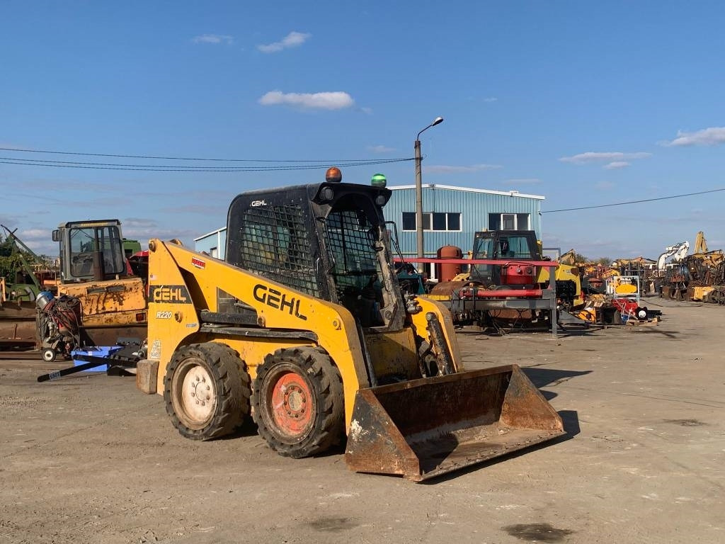 Gehl R 220 - Skid steer loader: picture 4 Gehl R 220 - Skid steer loader: picture 4