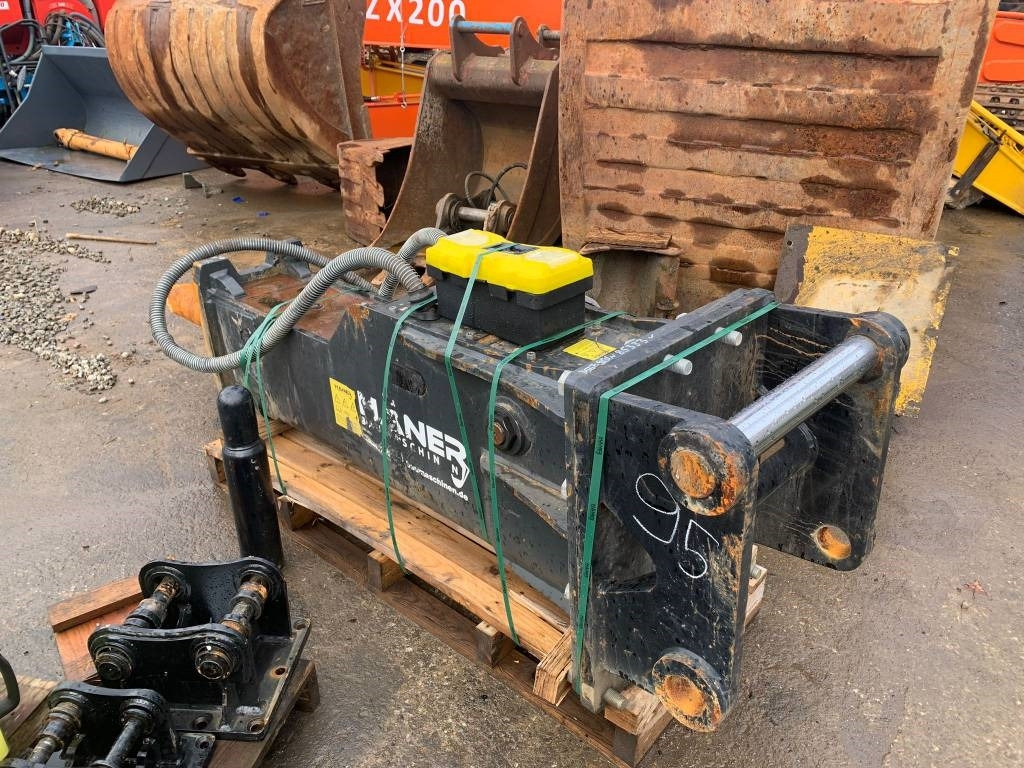 Haner HGS-135 - Hydraulic hammer for Construction machinery: picture 2 Haner HGS-135 - Hydraulic hammer for Construction machinery: picture 2
