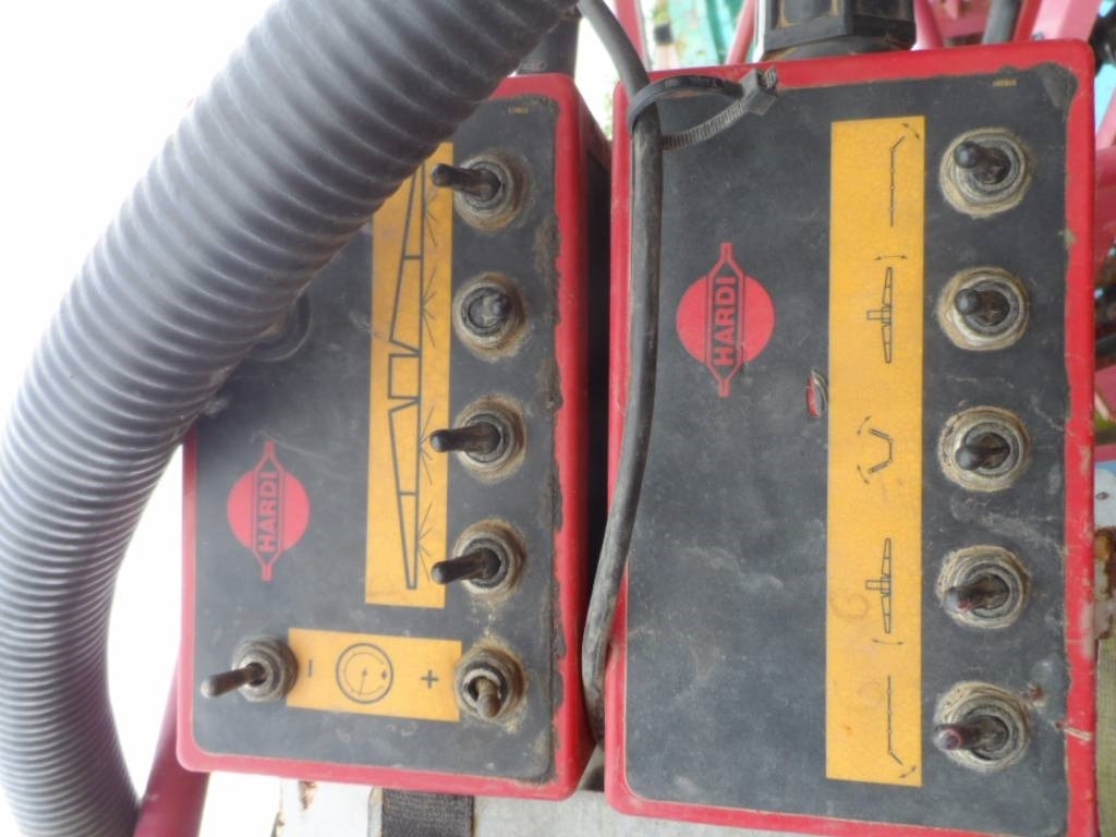 Hardi TZ2500 - Trailed sprayer: picture 5 Hardi TZ2500 - Trailed sprayer: picture 5