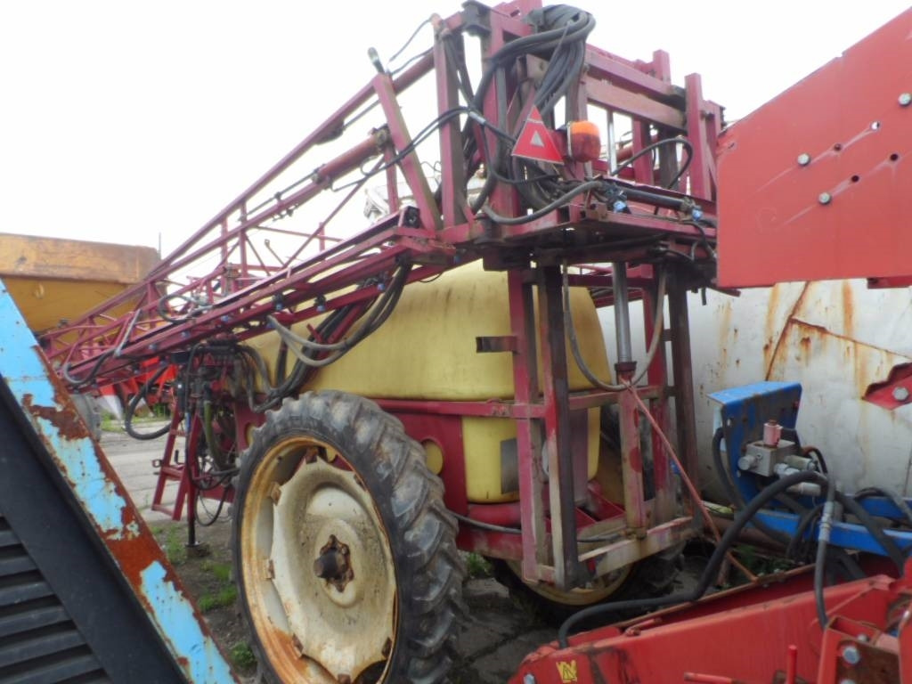 Hardi TZ2500 - Trailed sprayer: picture 3 Hardi TZ2500 - Trailed sprayer: picture 3