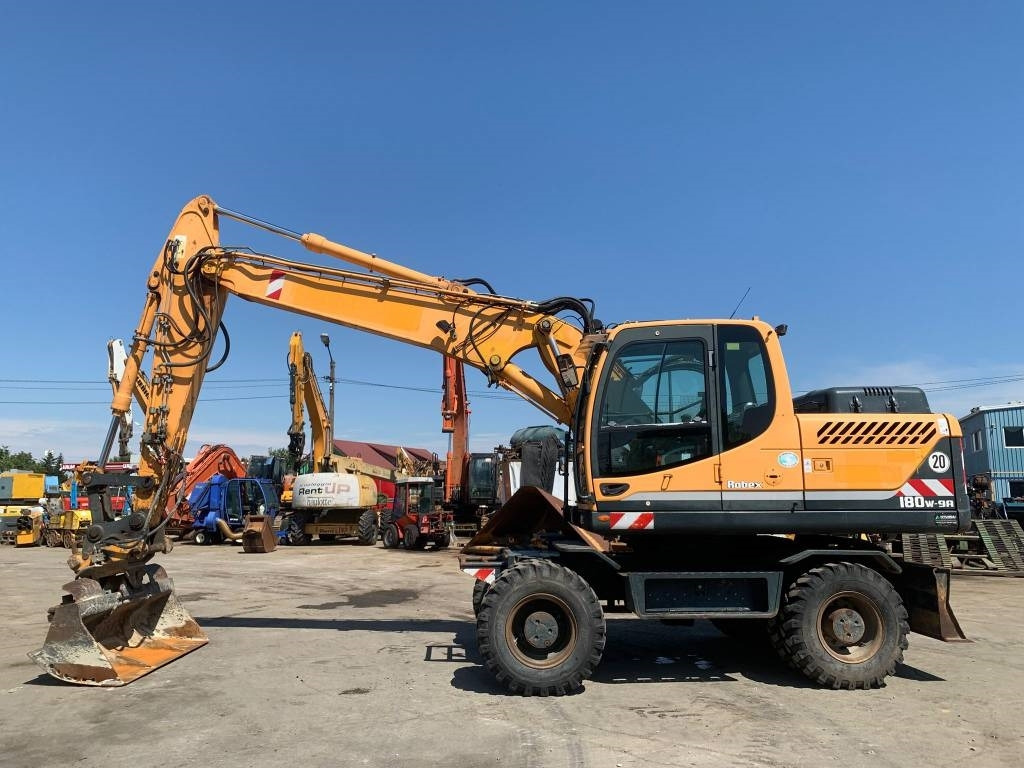 Hyundai Robex 180 W-9 A - Wheel excavator: picture 2 Hyundai Robex 180 W-9 A - Wheel excavator: picture 2