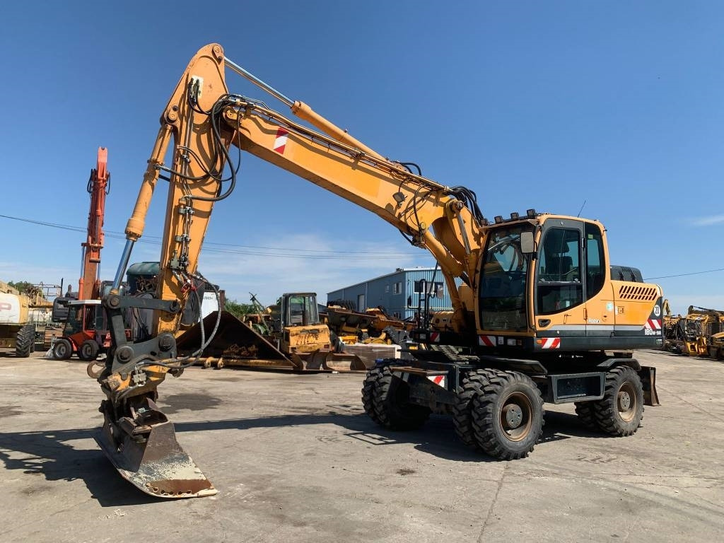 Hyundai Robex 180 W-9 A - Wheel excavator: picture 1 Hyundai Robex 180 W-9 A - Wheel excavator: picture 1