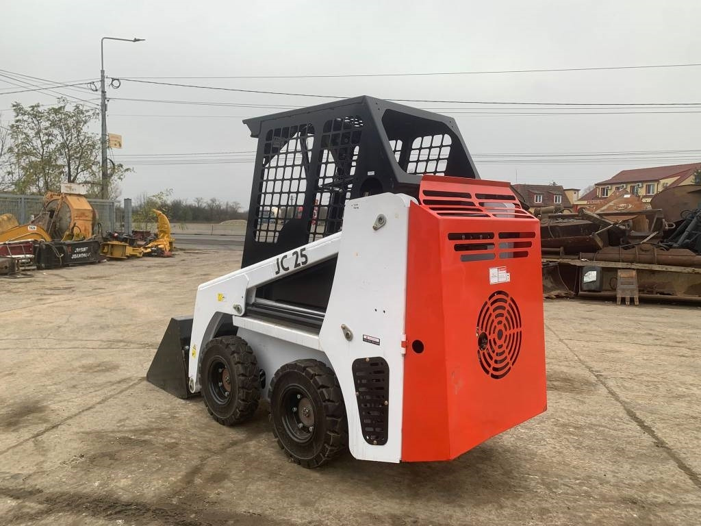 JC 25 - Skid steer loader: picture 5 JC 25 - Skid steer loader: picture 5
