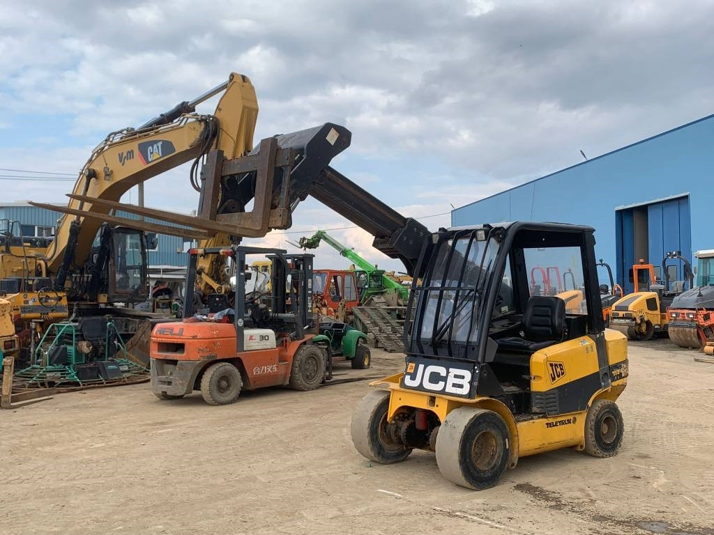 JCB TLT 30 D - Telescopic handler: picture 1 JCB TLT 30 D - Telescopic handler: picture 1