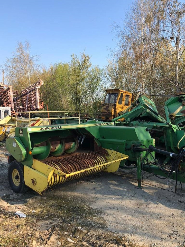 John Deere 459 - Square baler: picture 1 John Deere 459 - Square baler: picture 1