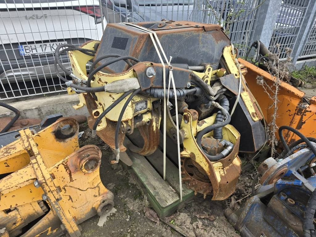 John Deere H414 Harvester Head - Felling head: picture 1 John Deere H414 Harvester Head - Felling head: picture 1