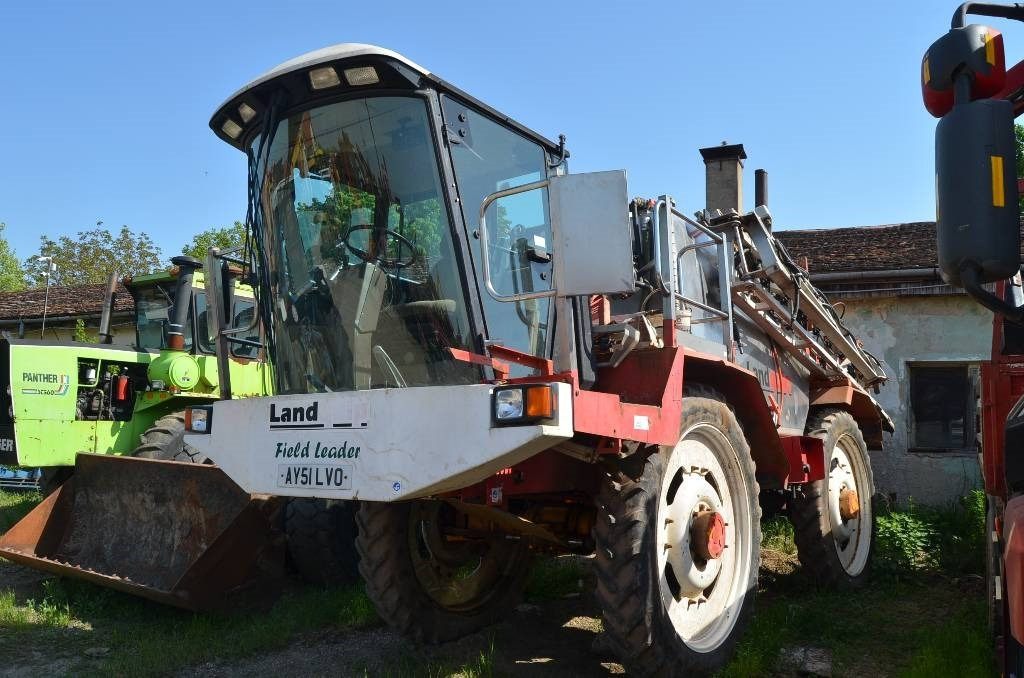 John Deere Landquip - Self-propelled sprayer: picture 1 John Deere Landquip - Self-propelled sprayer: picture 1