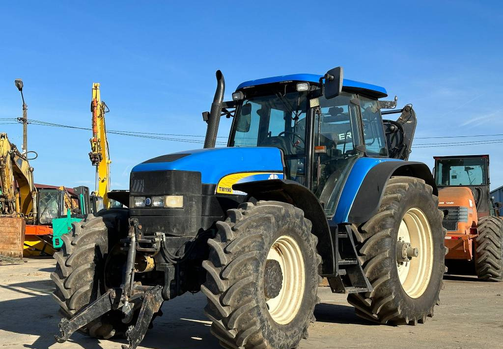 Farm tractor New Holland TM 190: picture 1