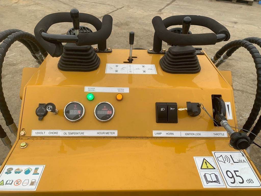 Newrick ZW480 - Skid steer loader: picture 5 Newrick ZW480 - Skid steer loader: picture 5