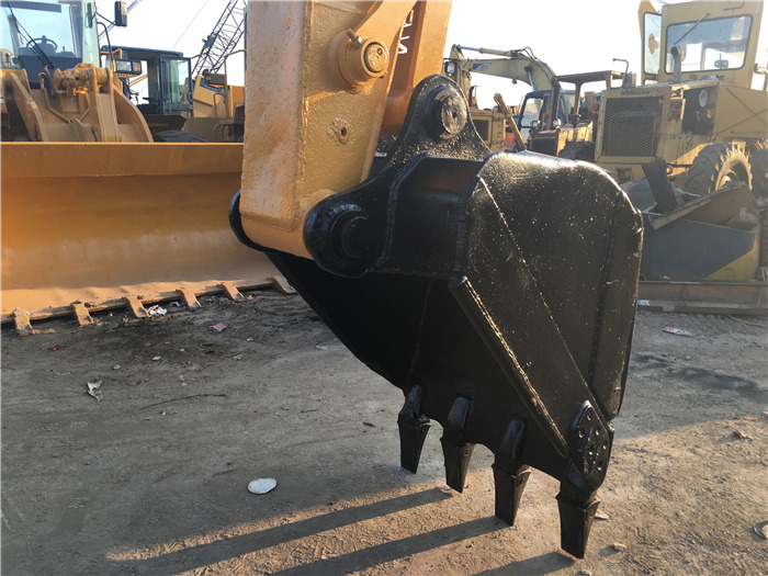 Crawler excavator Caterpillar 320CL: picture 8