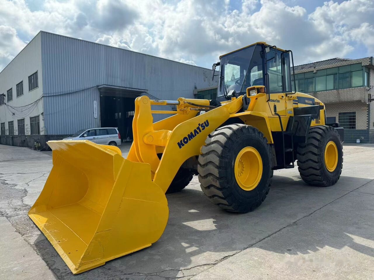 Komatsu WA320-5 - Wheel loader: picture 5 Komatsu WA320-5 - Wheel loader: picture 5