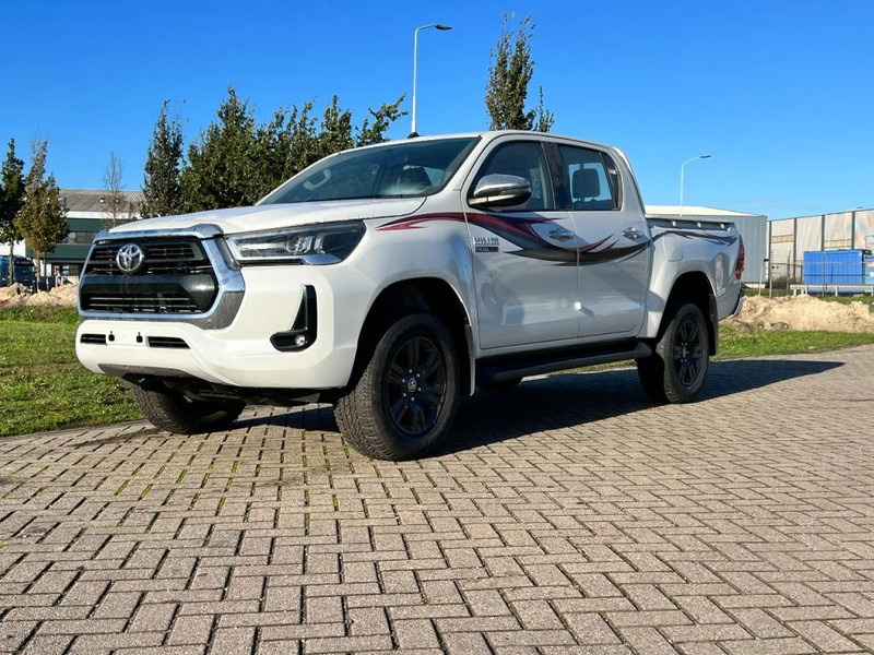Toyota Hilux GLX SR5 4x4 - 2 UNITS IN STOCK - 2.4 D Double Cab - EURO 2 - NEW!! - Pickup truck, Combi van: picture 1 Toyota Hilux GLX SR5 4x4 - 2 UNITS IN STOCK - 2.4 D Double Cab - EURO 2 - NEW!! - Pickup truck, Combi van: picture 1