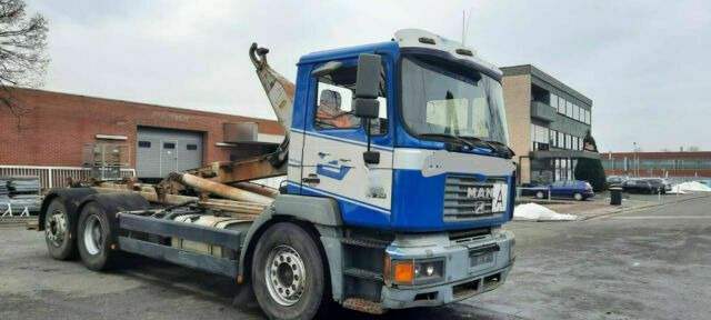 MAN 26.314K 6x2 Blatt/Luft Diff/Sperre - Hook lift truck: picture 2 MAN 26.314K 6x2 Blatt/Luft Diff/Sperre - Hook lift truck: picture 2