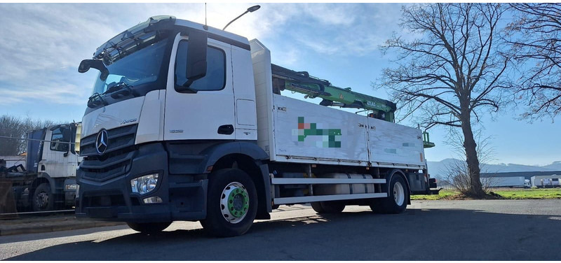 Mercedes-Benz 1835 Antos 4x2 Klima 1-Hand - Dropside/ Flatbed truck, Crane truck: picture 1 Mercedes-Benz 1835 Antos 4x2 Klima 1-Hand - Dropside/ Flatbed truck, Crane truck: picture 1
