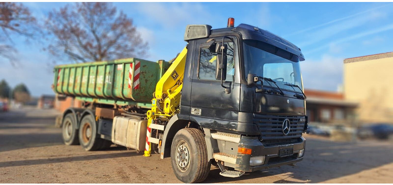 Mercedes-Benz 3335 - Hook lift truck, Crane truck: picture 5 Mercedes-Benz 3335 - Hook lift truck, Crane truck: picture 5