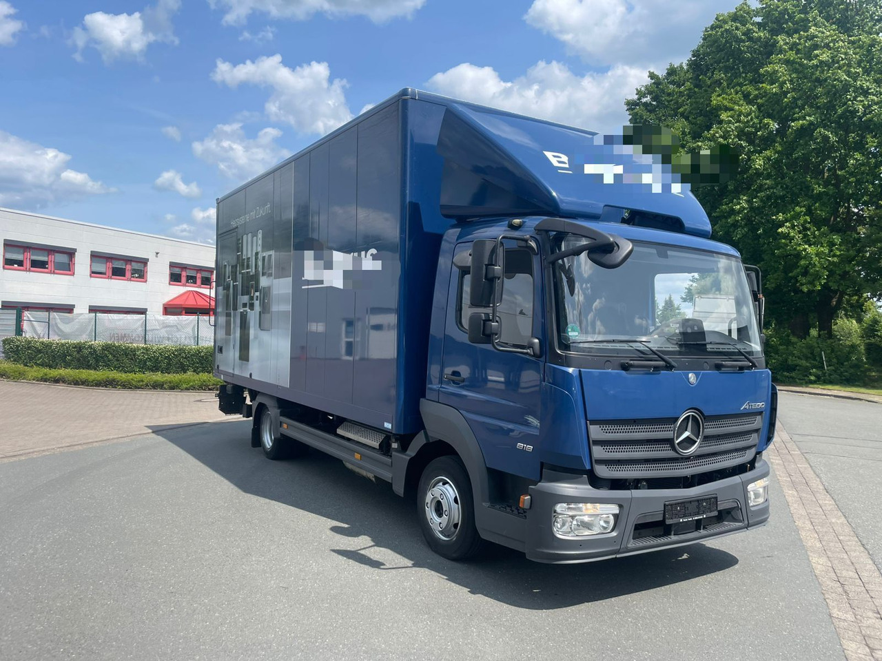 Mercedes-Benz 818 Koffer mit LBW - Closed box van: picture 2 Mercedes-Benz 818 Koffer mit LBW - Closed box van: picture 2